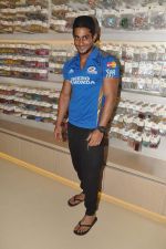 Prateik Babbar at The Hab store launch in Mumbai on 9th May 2012 (24).JPG